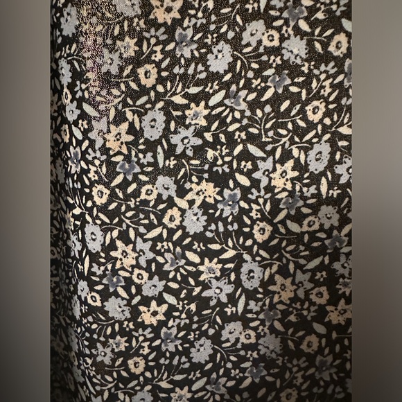 LC Lauren Conrad Business Floral Flutter-Lustrous Sleeve Top Plus Size XXL (20) - Picture 7 of 8